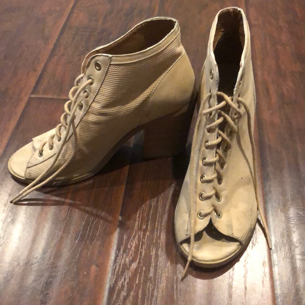 Strap up heels